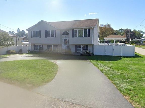 3rd image of 12 Irving St