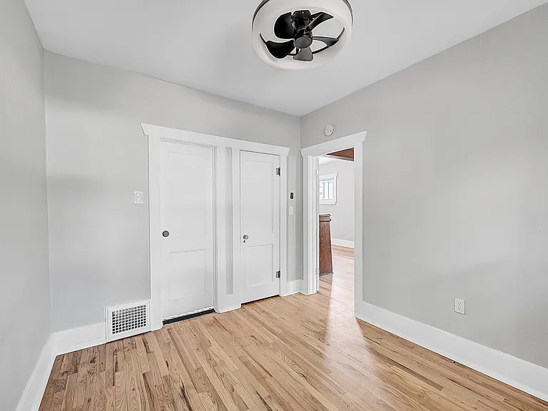 1205 S Lincoln St — Photo 10