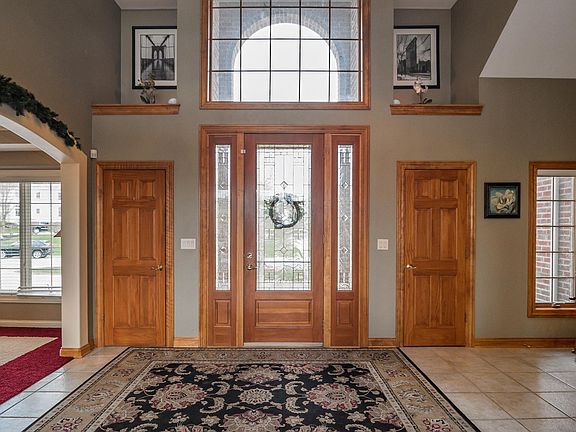 4th image of 1901 E Bristlecone Dr
