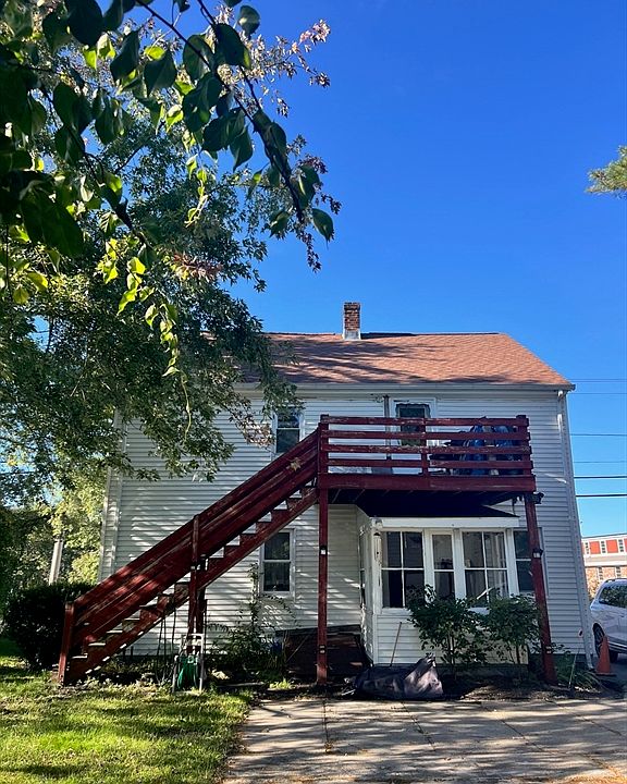 2nd image of 464 S Main St
