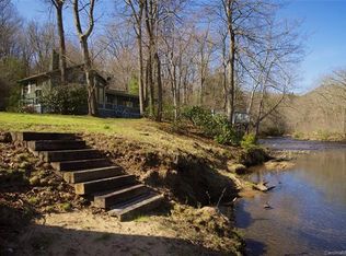 205 Sully Ln, Burnsville, NC 28714