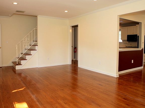 3rd image of 24 Amelia Ave