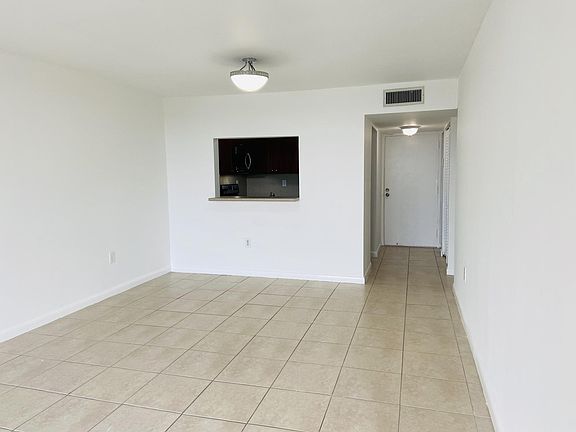 3rd image of 9682 Fontainebleau Blvd APT 402