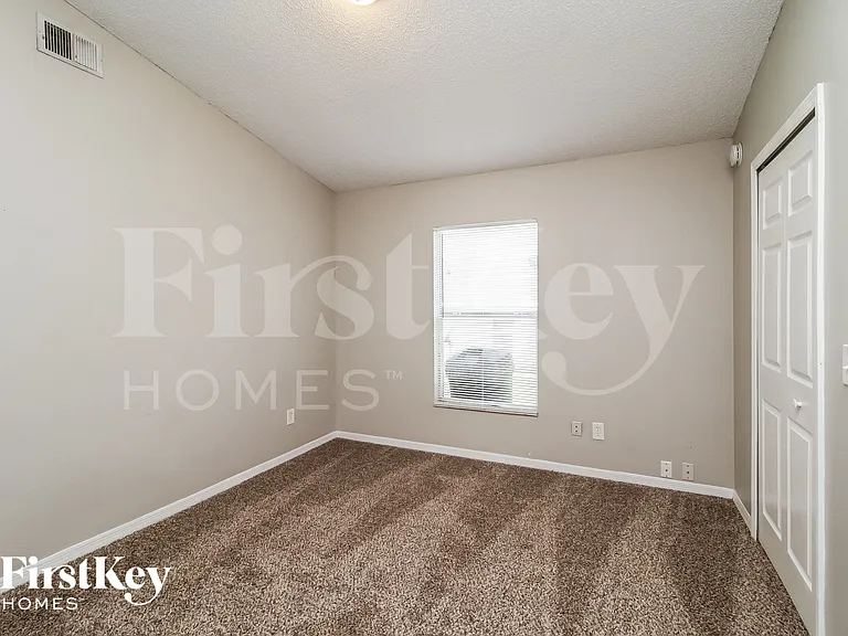 7591 Groveoak Dr — Photo 11