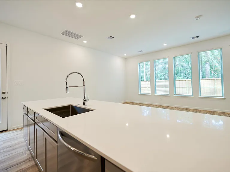 665 Royal Arch Dr — Photo 16