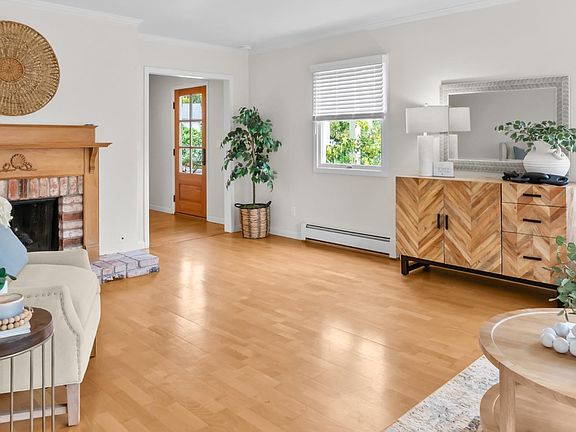 5th image of 7505 Huntley Street