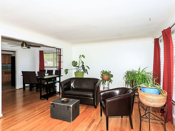 3rd image of 2751 Lafeuille Ave