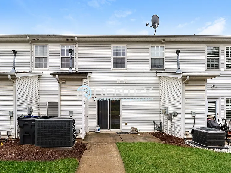 18478 Streamline Ct — Photo 15