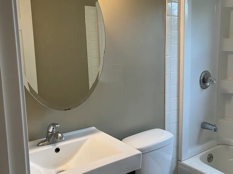 360 Avon Dr — Photo 3