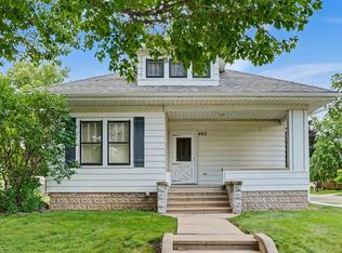 402 4th Ave NW, Waverly, IA 50677