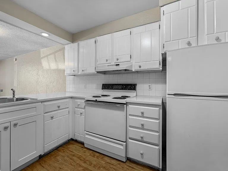 805 29th Street #210 — Photo 3