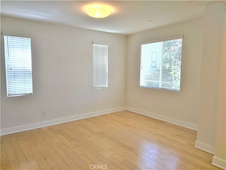 6300 Honolulu Ave — Photo 23