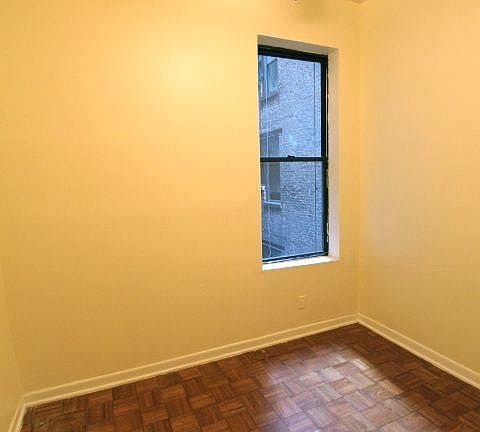 3rd image of 141 W 4th St #1