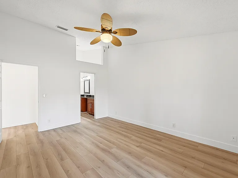 7618 Pinewalk Dr S #S-132 — Photo 10