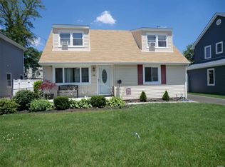 48 Virginia Ave, Plainview, NY 11803