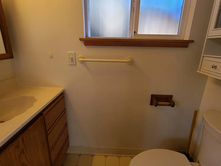 64 Norwood Ave — Photo 15