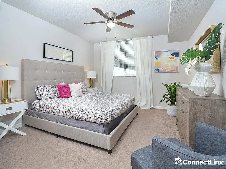 10520 NW 78th St — Photo 5