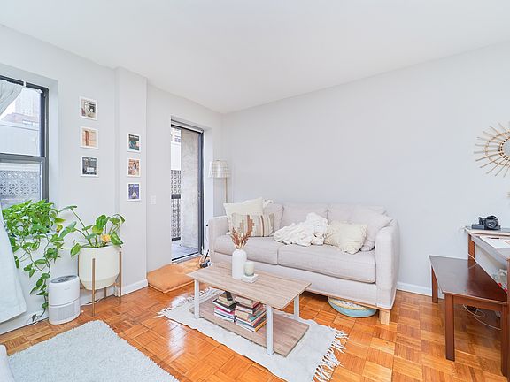 2nd image of 337 W 43rd St APT 3D