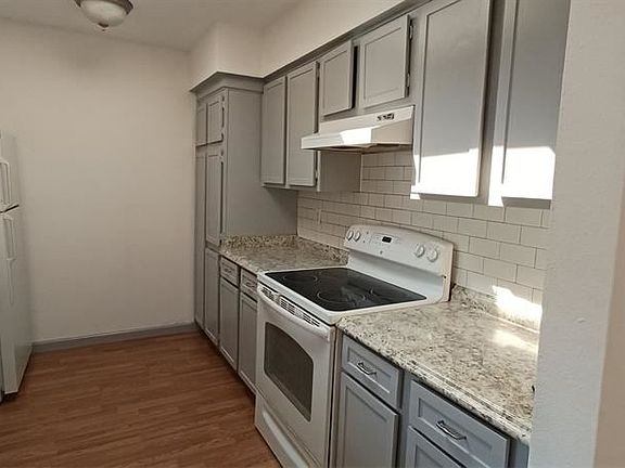 3rd image of 9809 Richmond Ave Unit E15