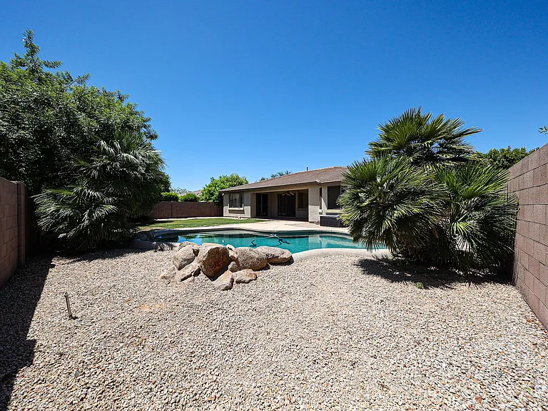 445 W Seagull Dr — Photo 44