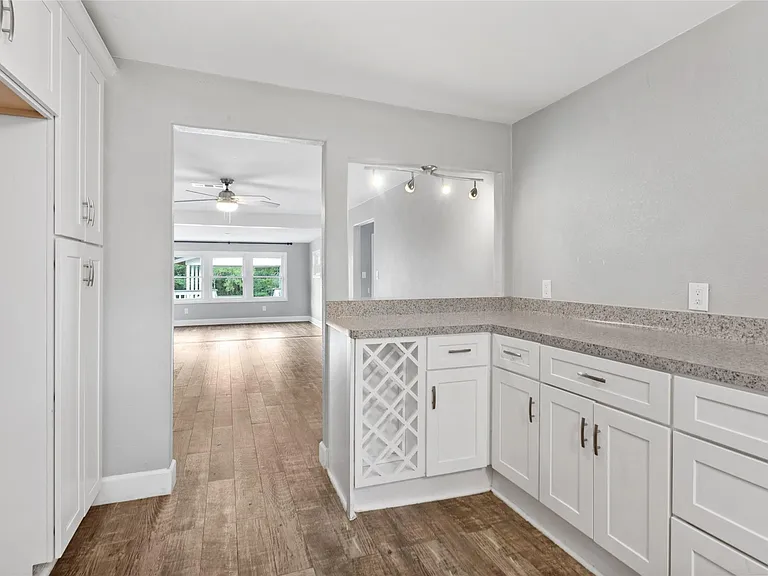 3310 Oak Dr — Photo 13