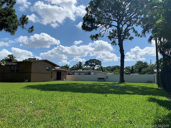 5th image of 1990 NW 180th St