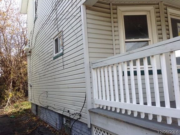 2nd image of 939 E 129th St