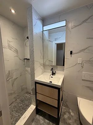Bathroom, photo 1