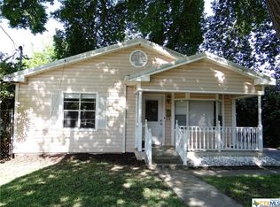 756 N Erskine St, Seguin, TX 78155