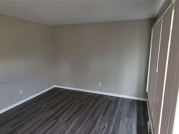 3rd image of 1274 Cherry Ln