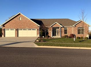 707 Wellington Dr, Washington, IL