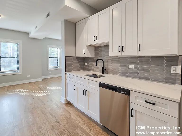 4845 N Wolcott Ave #3W — Photo 3