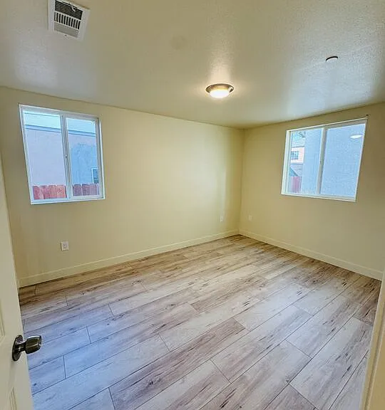 851 E 76th Pl — Photo 10