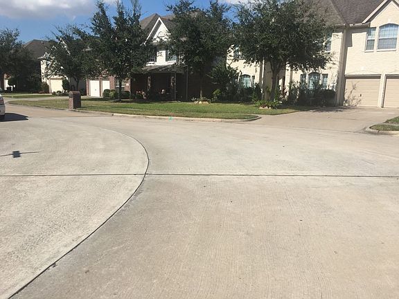 4th image of 2406 Pine Lake Dr