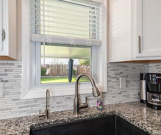 4th image of 36 Arlington Cir
