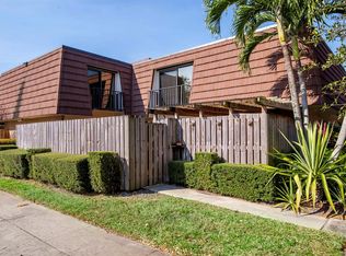 317 3rd Ln, Palm Beach Gardens, FL 33418
