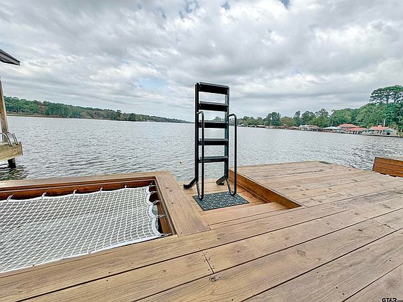 4th image of 2623 Lakeshore Dr
