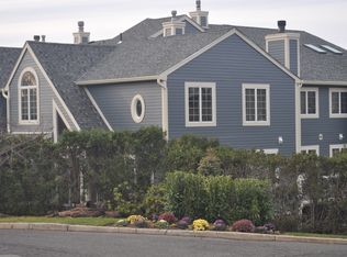 277 Cambridge Dr, Ramsey, NJ 07446