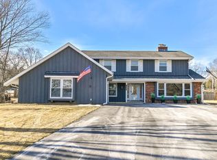 15525 Apple Valley Ct, Brookfield, WI 53005