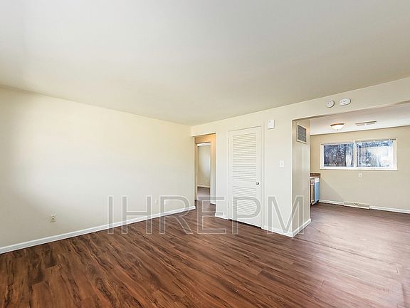 5th image of 2277 Holt Ave #D