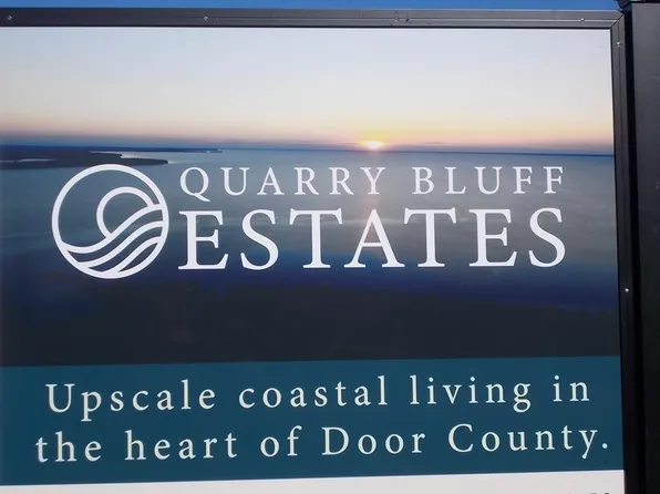 20 Quarry Bluff Ct, Sturgeon Bay, WI 54235