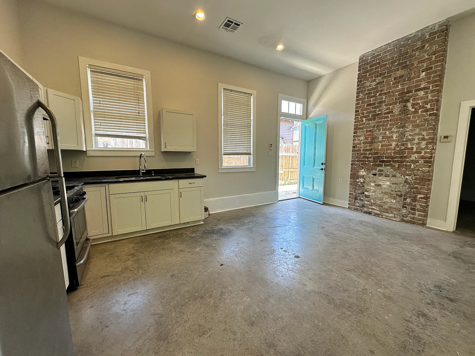 540 S Scott Street — Photo 2