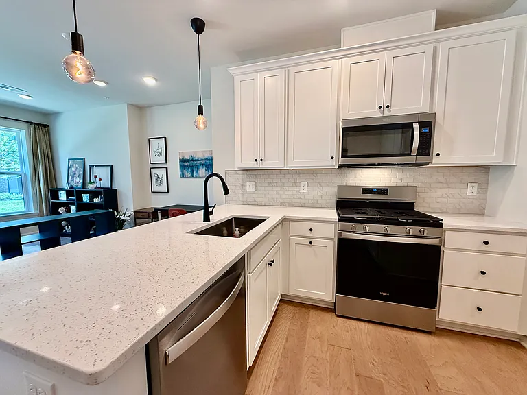614 Sadie Cir — Photo 6