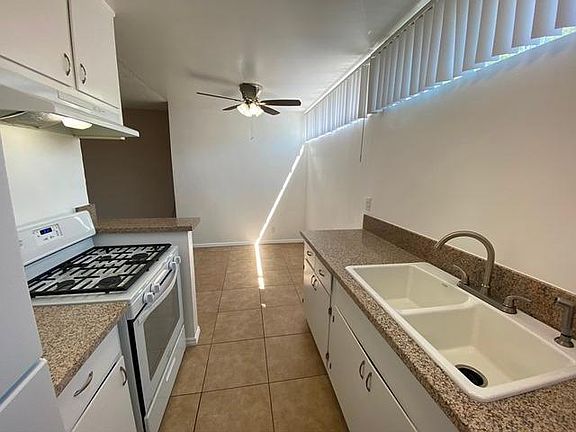 4th image of 133 S Mariposa Ave APT 14