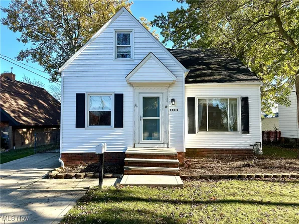 33012 Lake Shore Blvd, Willowick, OH 44095