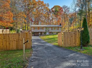 150 Timberlane Dr, Etowah, NC 28729