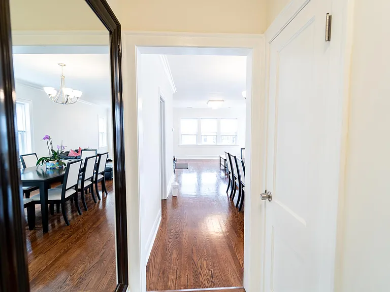 3328 S Lituanica Ave — Photo 10