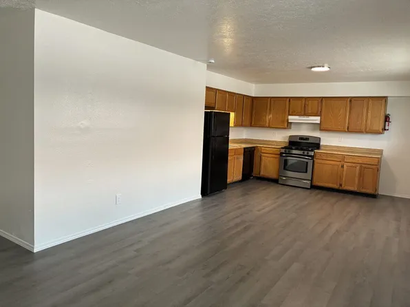 Remodeled 2 Bedroom in the North Valley w/ Carport Parking, 929 Aztec Rd NW #4, Albuquerque, NM 87107