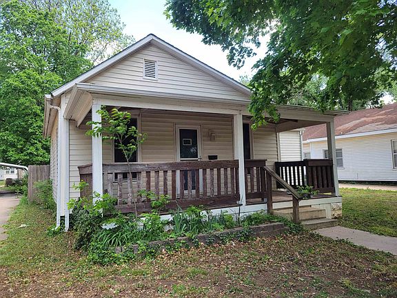3rd image of 1209 N C St