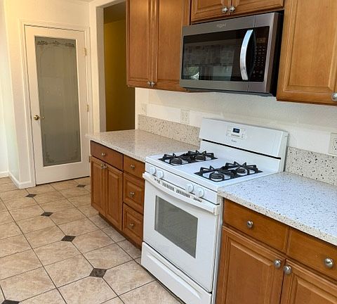 3rd image of 1740 Citrus Ave